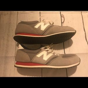 New Balance 420 Sneakers Size 8